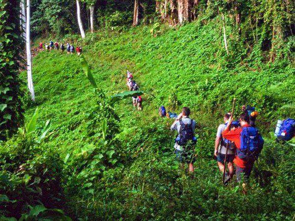 全球8大最危险的徒步线路：华山步道上榜