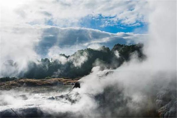 世界十大温泉排名：蓝湖温泉排第一名