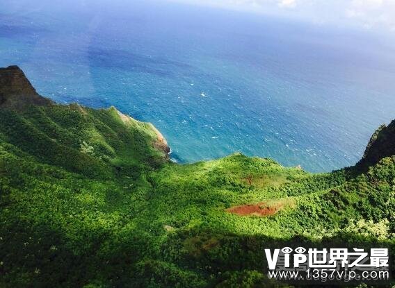 世界上雨量最多的地方，怀厄莱阿莱(平均每年有335天下雨)