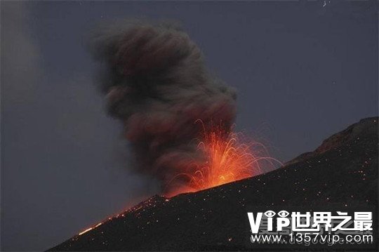 世界上火山最多的国家是哪个，印度尼西亚(有500多座火山)