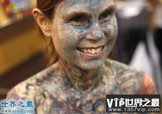 世界上纹身最多的女人，95%的皮肤被纹身覆盖(img.1221vip.com)