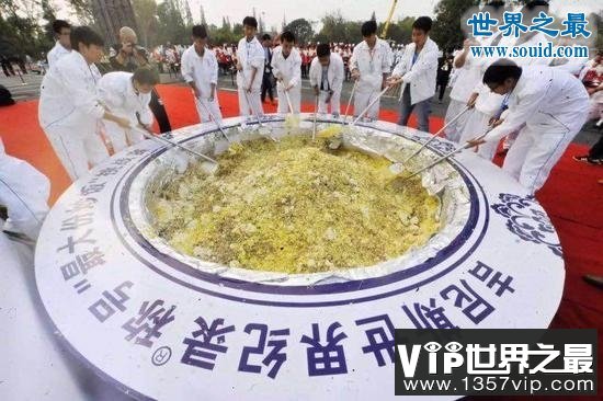 千人敷面膜创纪录，盘点那些雷死人不偿命的世界纪录(img.1221vip.com)