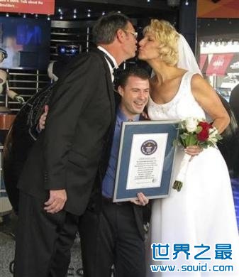 世界上最高的夫妻，共4.23米(比姚明夫妻还高)(img.1221vip.com)