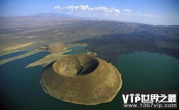 最美湖中火山口，图尔卡纳湖火山口，美得让人心醉(3)