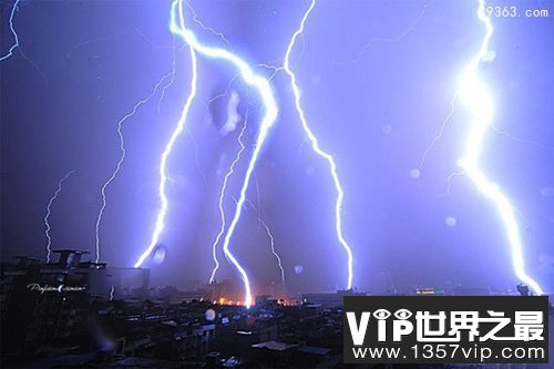 雷击事件：被雷劈死的人