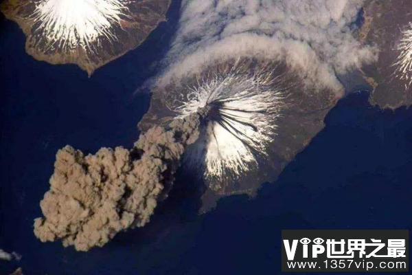 世界十大著名火山 第一最活跃，多次爆发式喷发