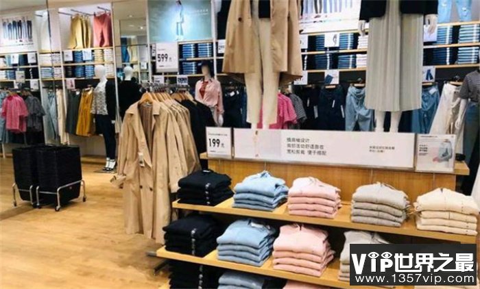 优衣库店长四年偷800多件衣服 到底做了什么？（职务犯罪）