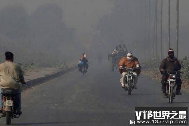 世界十大污染地区 阿瓦士大气污染严重(能见度低)