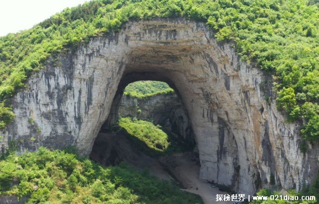 世界上最大的天生桥山洞 贵州清虚洞规模较大(景色漂亮)