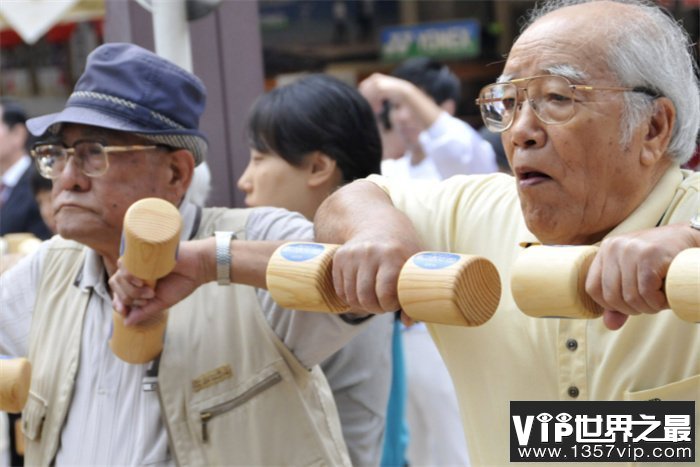 世界上最长寿的国家 我们隔壁的日本（长寿国家）