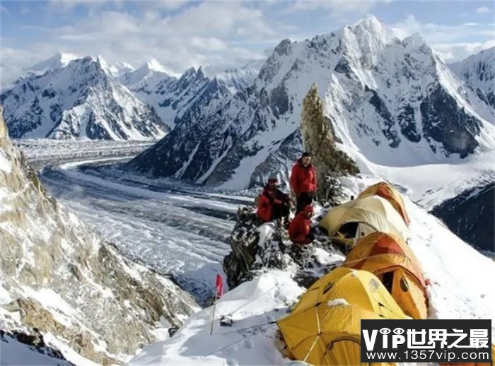 布洛阿特峰